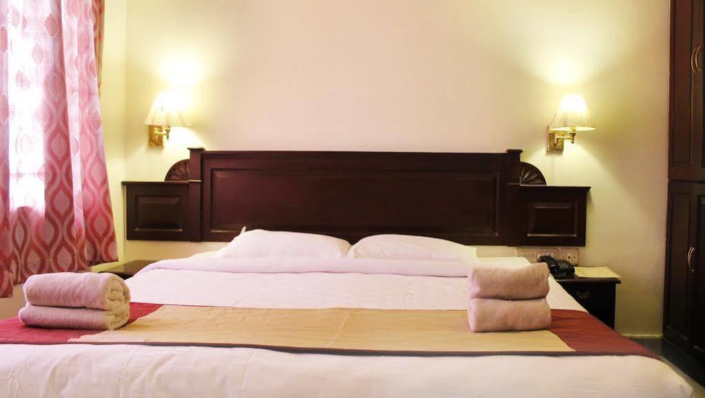 Hotel Archana Inn Kochi Exterior foto
