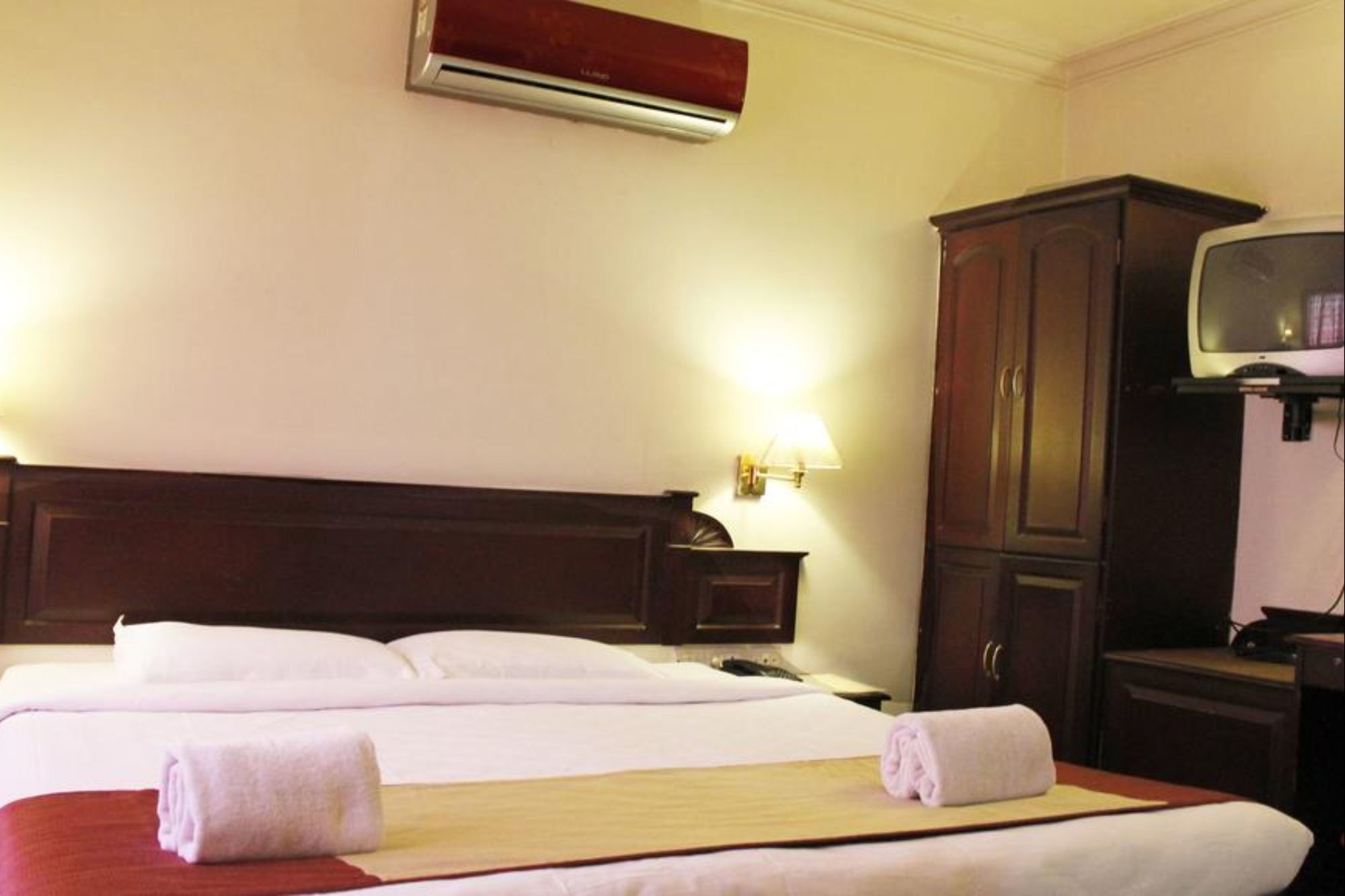 Hotel Archana Inn Kochi Exterior foto